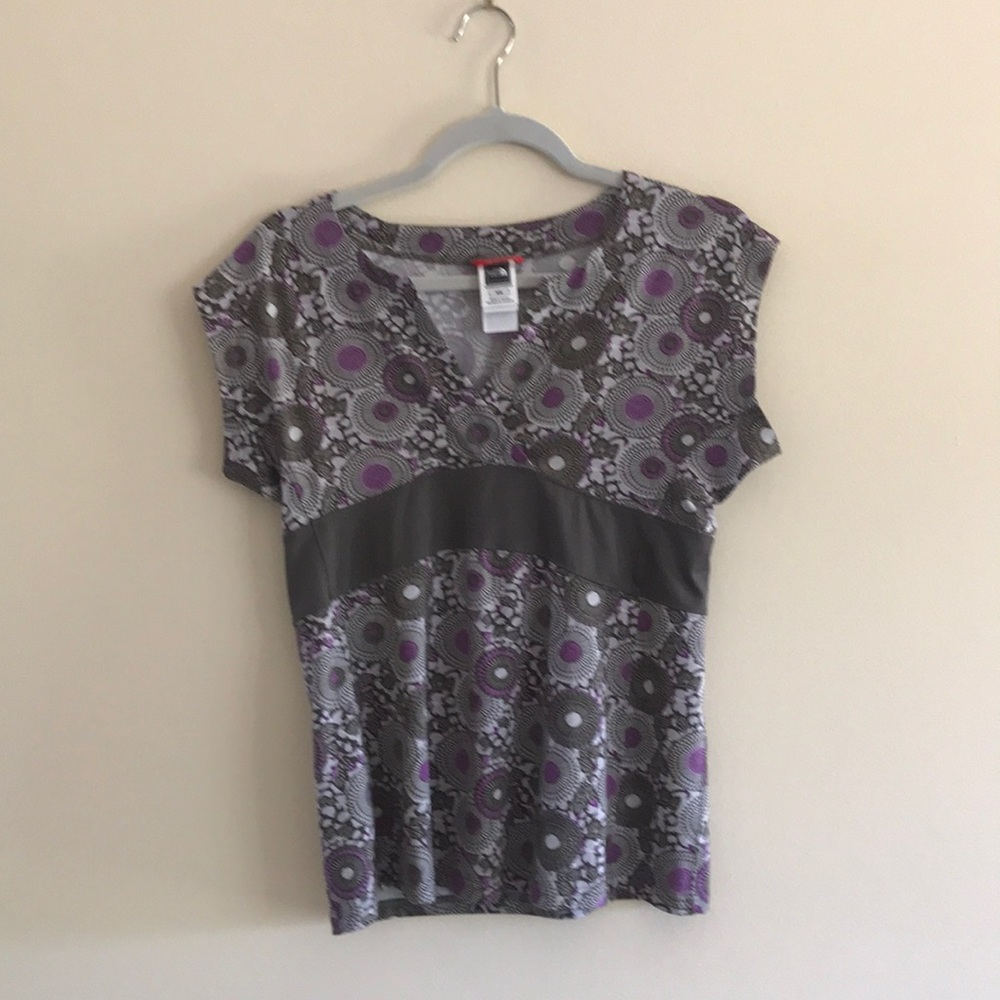 North face top with vapor wick